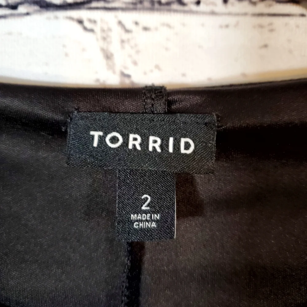 Torrid Mesh Floral Black Dress Scallop Trim Sleeves Size 2 18/20 - Picture 10 of 14